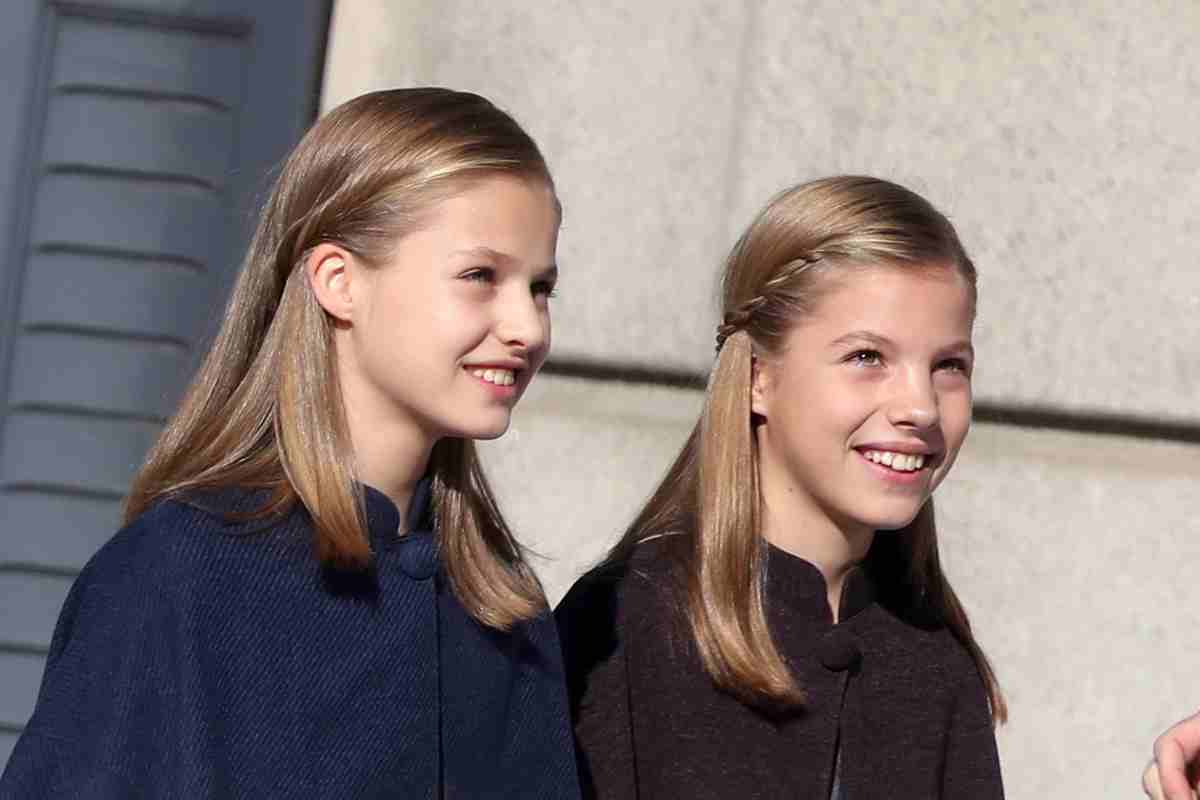 La Infanta Sofia amb la seva germana la Princesa Elionor