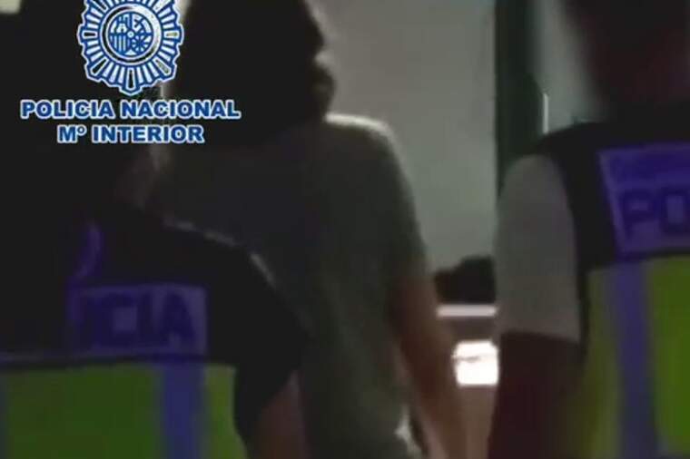 Detinguts a Elx dos pròfugs fugits de la justícia europea per segrest de menors i delictes d'estafa