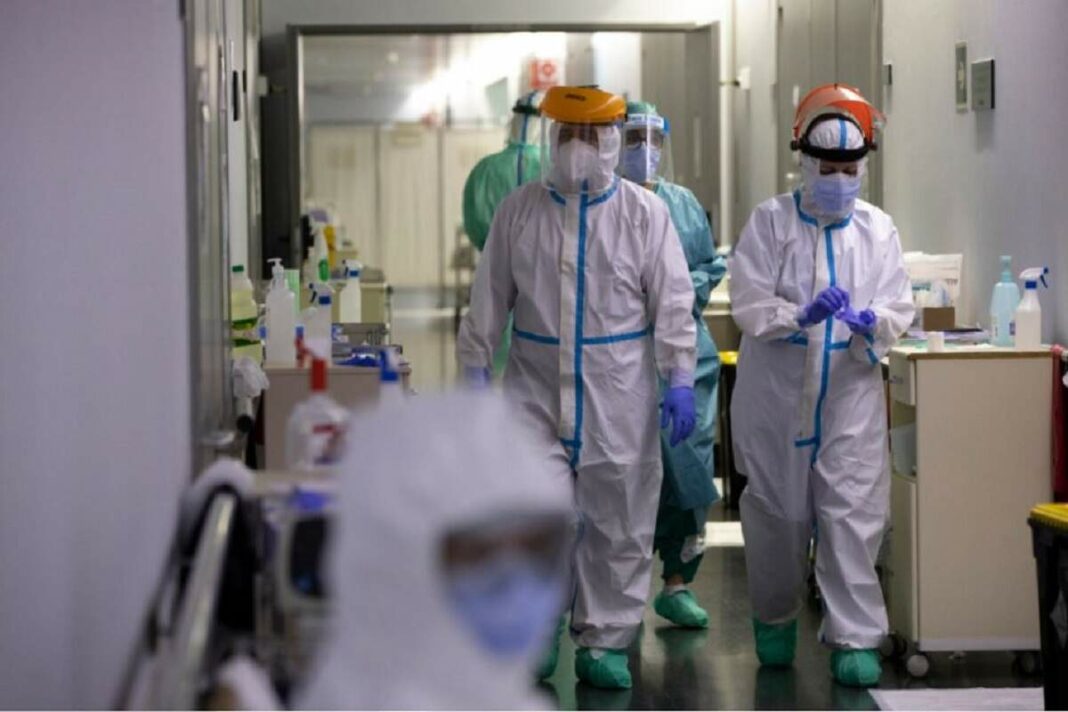 Sanitaris de la planta de Covid en la UCI