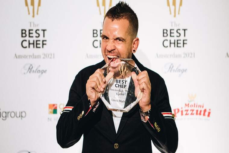 El xef Dabiz Muñoz, amb el premi The Best Xef Award