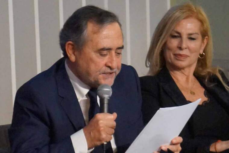 Abelard Saragossà , membre de l'AVL, en una conferència