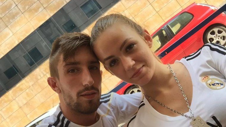 Andrea junto a VÃctor, su expareja y conductor del vehÃculo el dÃa que fallecieron en un choque contra una gasolinera