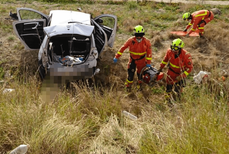 Tres ferits en un accident de trà nsit entre 2 turismes a Oliva