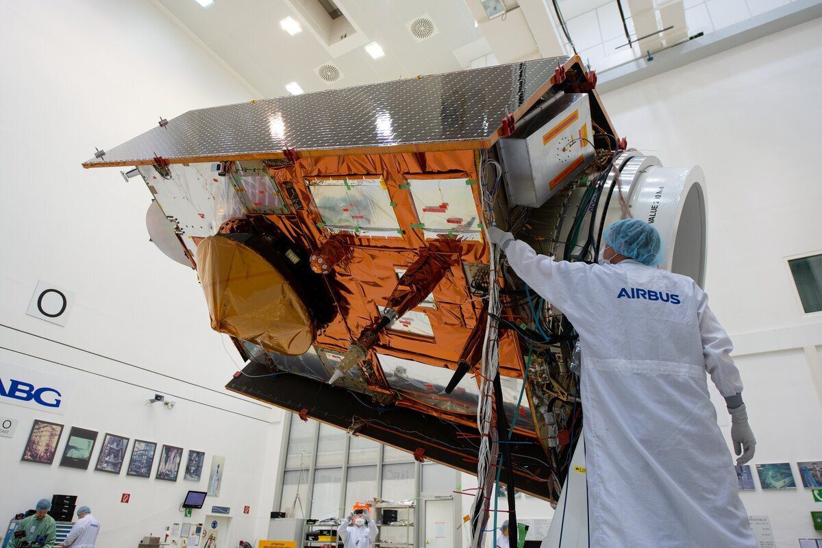 En la construcción del Sentinel 6 en la sede de la empresa IABG en Ottobrunn (Alemania)