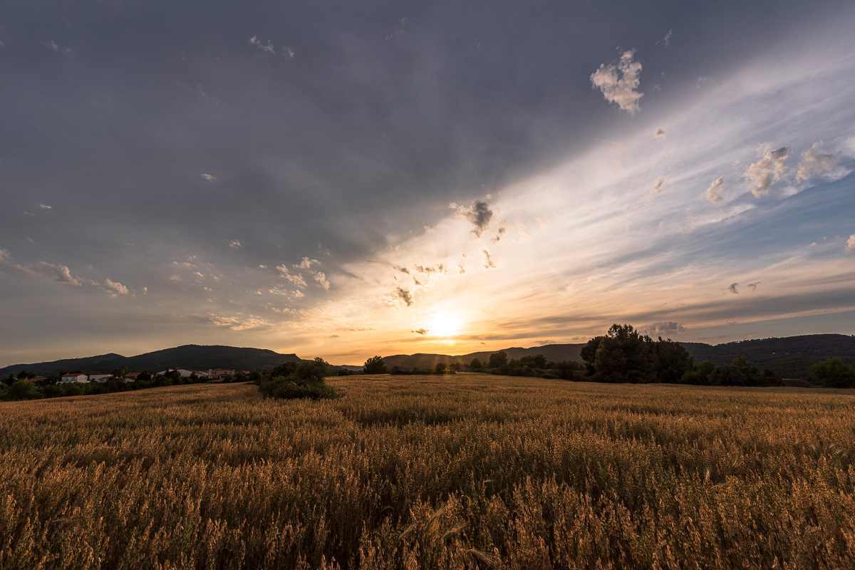 Imatge d'un cel amb nÃºvols i sol a Sant QuintÃ­ de Mediona, Alt PenedÃ¨s