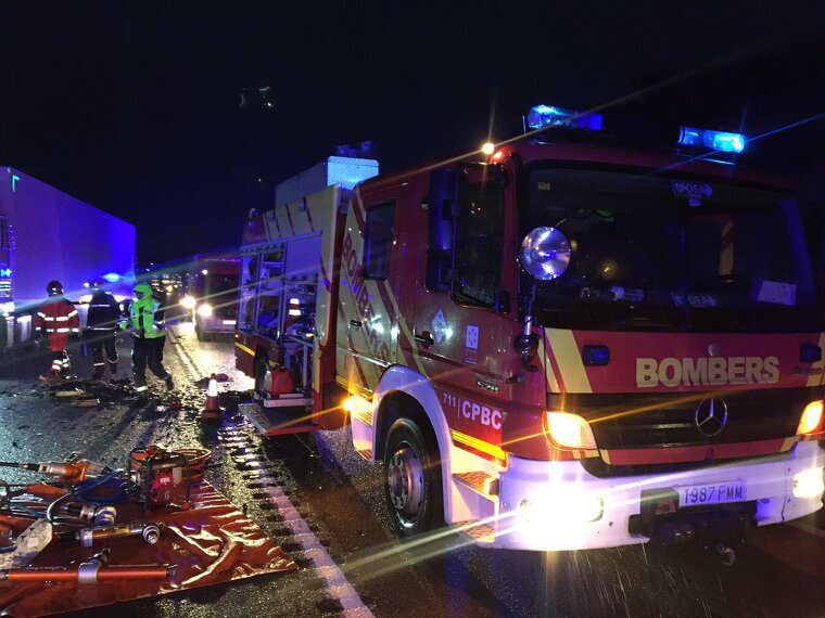 Tres morts i dos ferits en un accident de trànsit