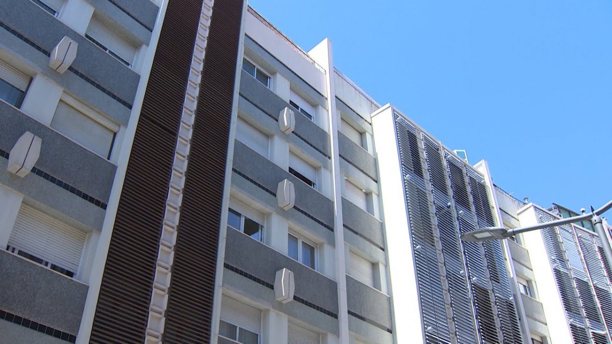 Edifici on han trobat morta la menor de Mataró