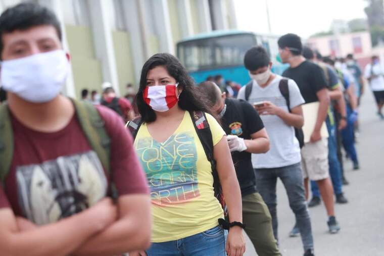Ciutadans de Perú amb mascaretes|Perú|Gestión