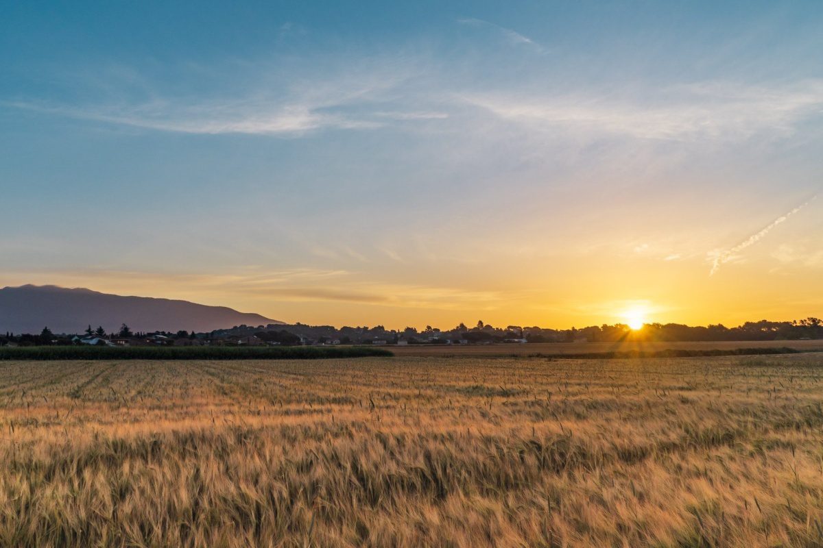 Imatge d'una sortida de sol des de Cardedeu, al VallÃ¨s Oriental