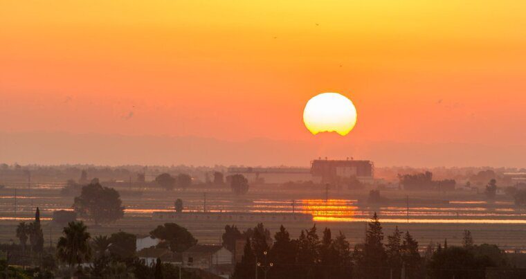 El calor atÃpico y el sol seguirán en gran parte del paÃs