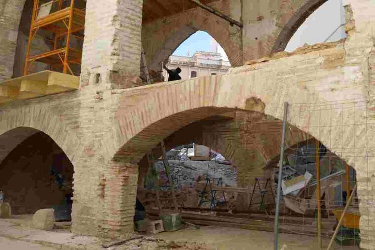 Imatge de les obres de restauraciÃ³ de l'Enginy d'Oliva
