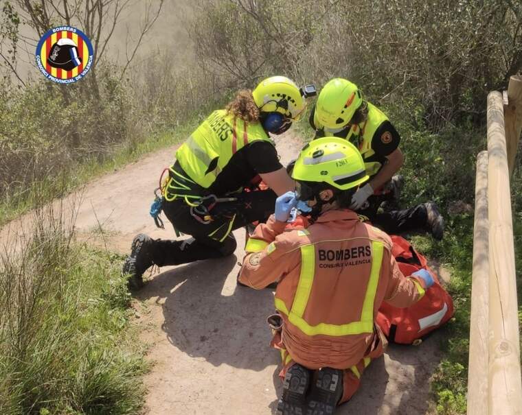 Bombers de ValÃ¨ncia rescatant a dona