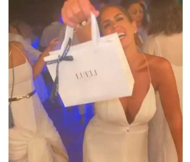 Anabel Pantoja rient amb el seu segon vestit | Xarxes socials