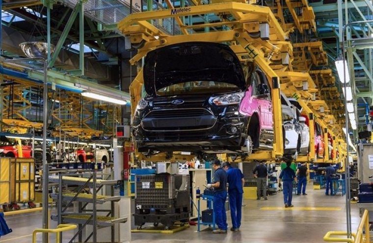 L'executiu valencià i l'espanyol aposten per donar estabilitat i confiança a la planta d'Almussafes després de les reduccions de Ford Europa