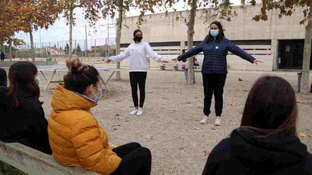 Els alumnes de l'Institut Sòl de Riu reconeixen que han pres consciència del risc i han après a no exposar-se al virus
