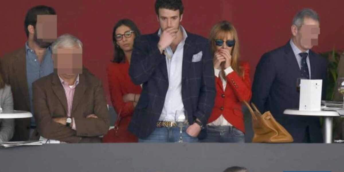 Ana ObregÃ³n i Ãlex Lequio fent gairebÃ© el mateix gest