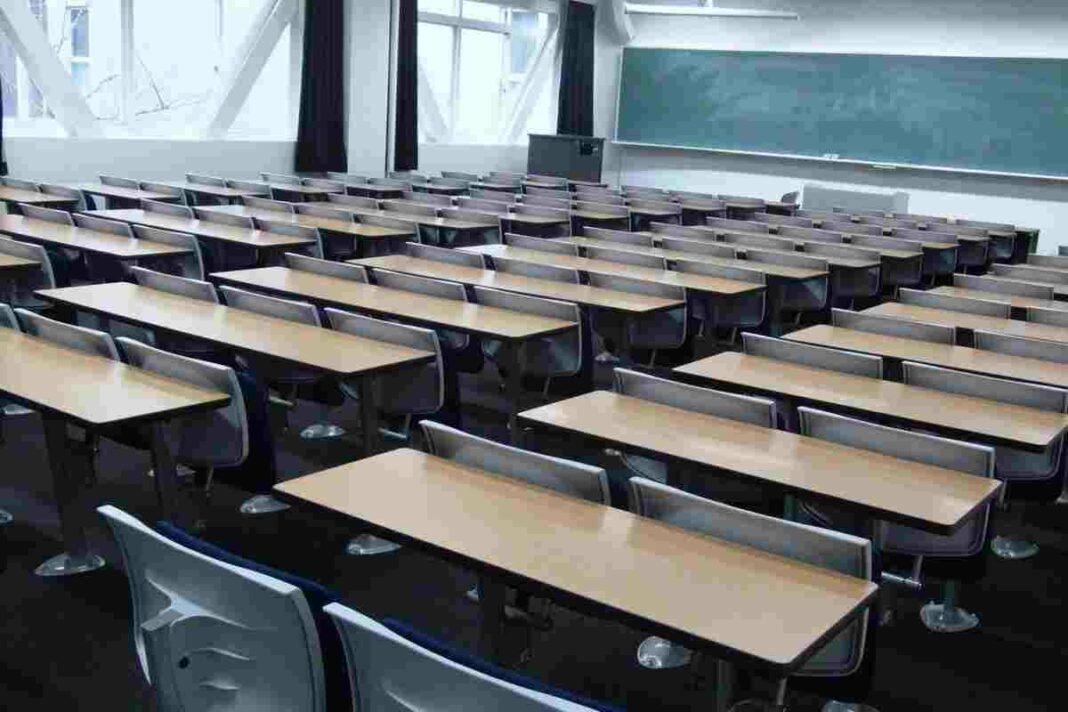 Més de 500 professors han amenaçat de fer vaga si no es modifiquen les mesures establertes