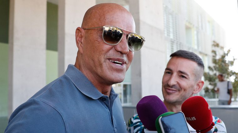 Kiko Matamoros es recupera en el seu domicili després d'haver-li extirpat un tumor de bufeta