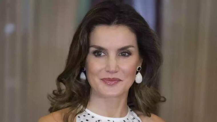 LetÃ­cia, amb el seu vestit de llunes de viatge oficial a Cuba