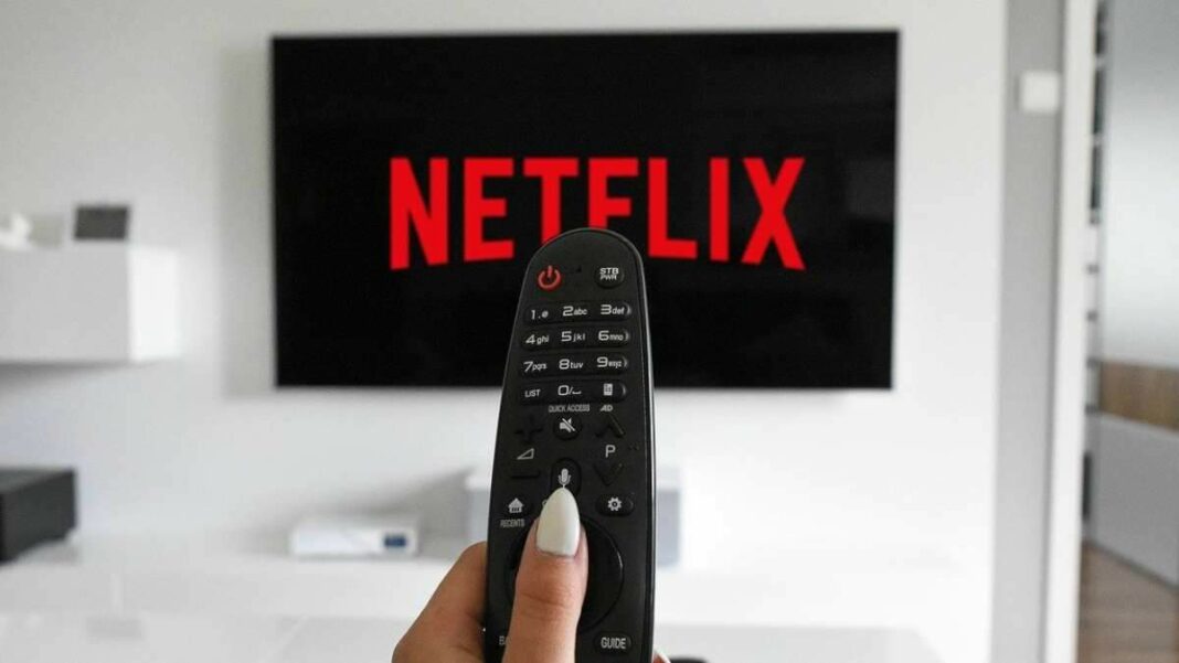 Imatge d'arxiu d'una televisió amb Netflix