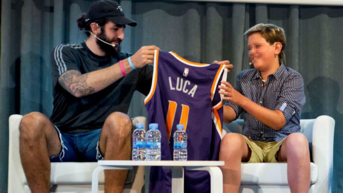 Ricky Rubio amb Luca de la Vega presenten 'Proyecto Luca'.