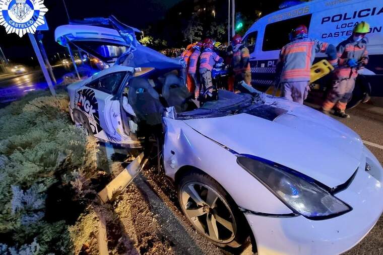 Dos ferits, un d'ells greu, després de l'eixida de via d'un cotxe en la Ronda Nord de Castelló