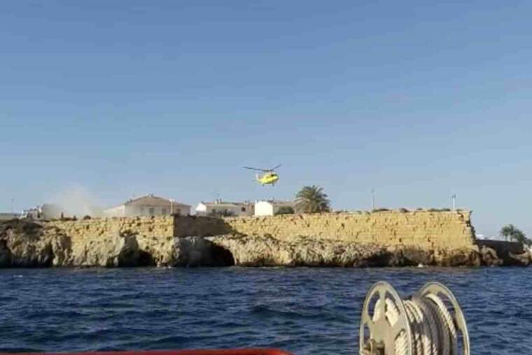 Imatge de l'helicòpter que va rescatar al xic ferit