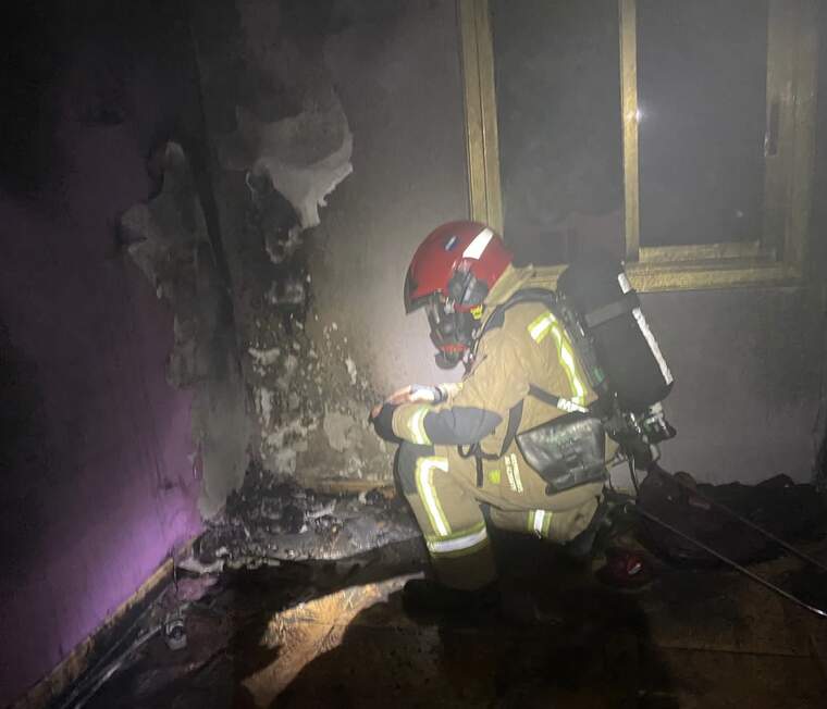 Els bombers del SPEIS sufoquen foc| Bombers SPEIS