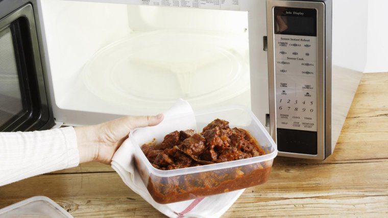 Recalentar la comida en recipientes de plÃ¡stico puede ser peligroso para la salud