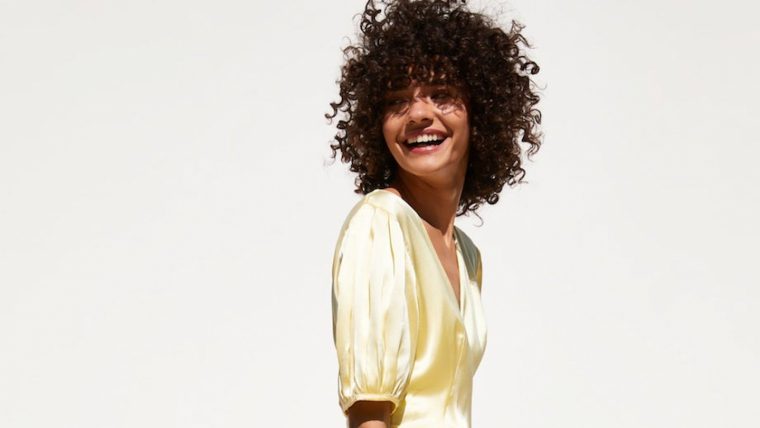 Zara ha inclòs vestits de temporada a la secció 'Special Prices'