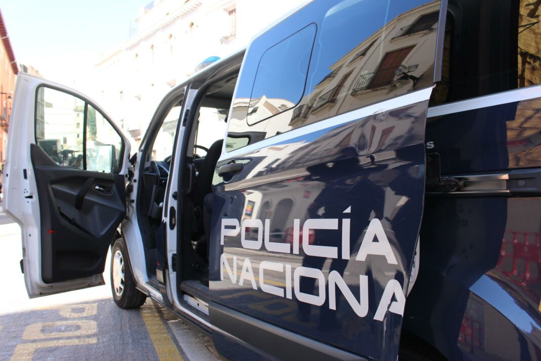 Furgó de la Policia Naciona a València